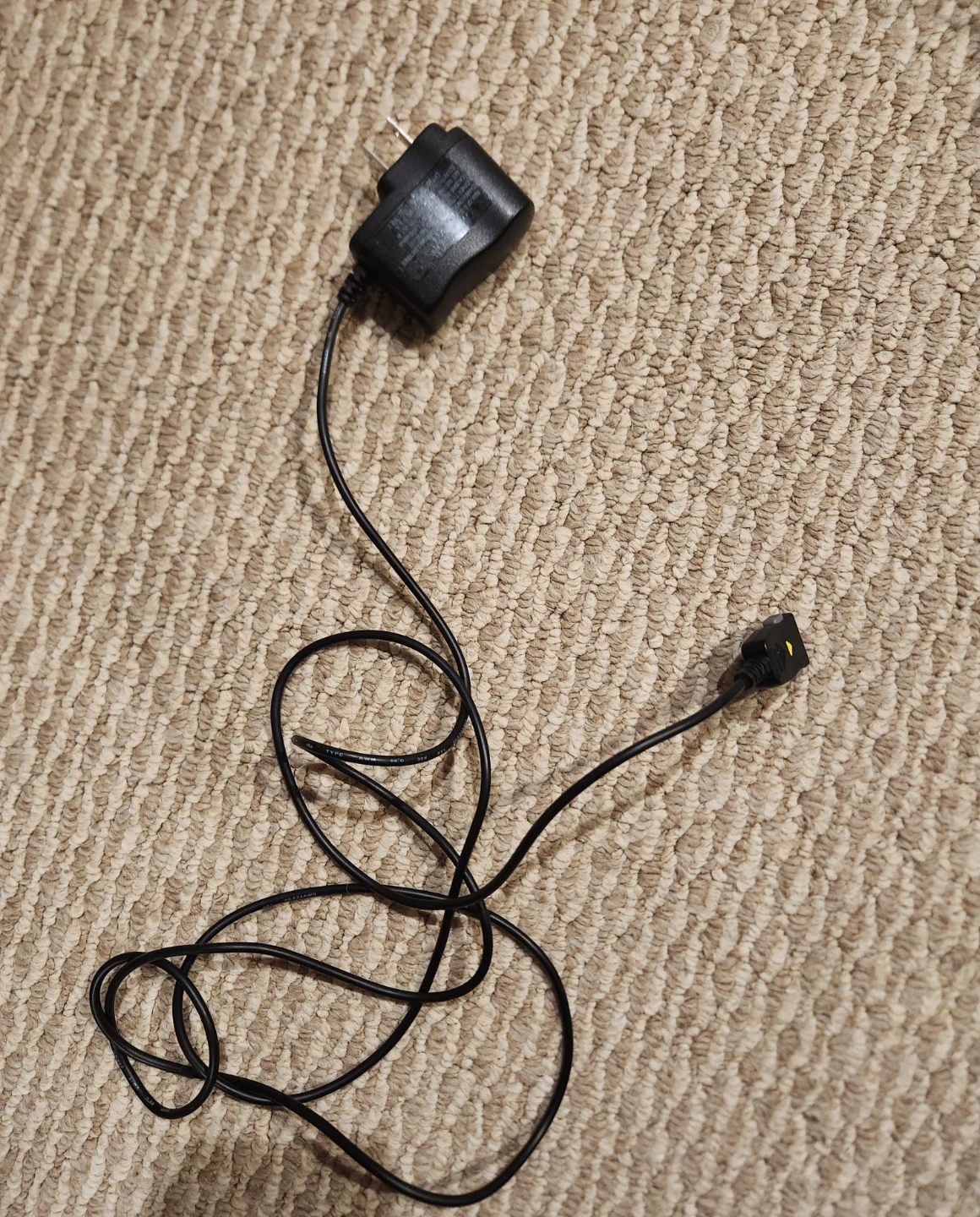 Samsung Phone Charger - photo 2