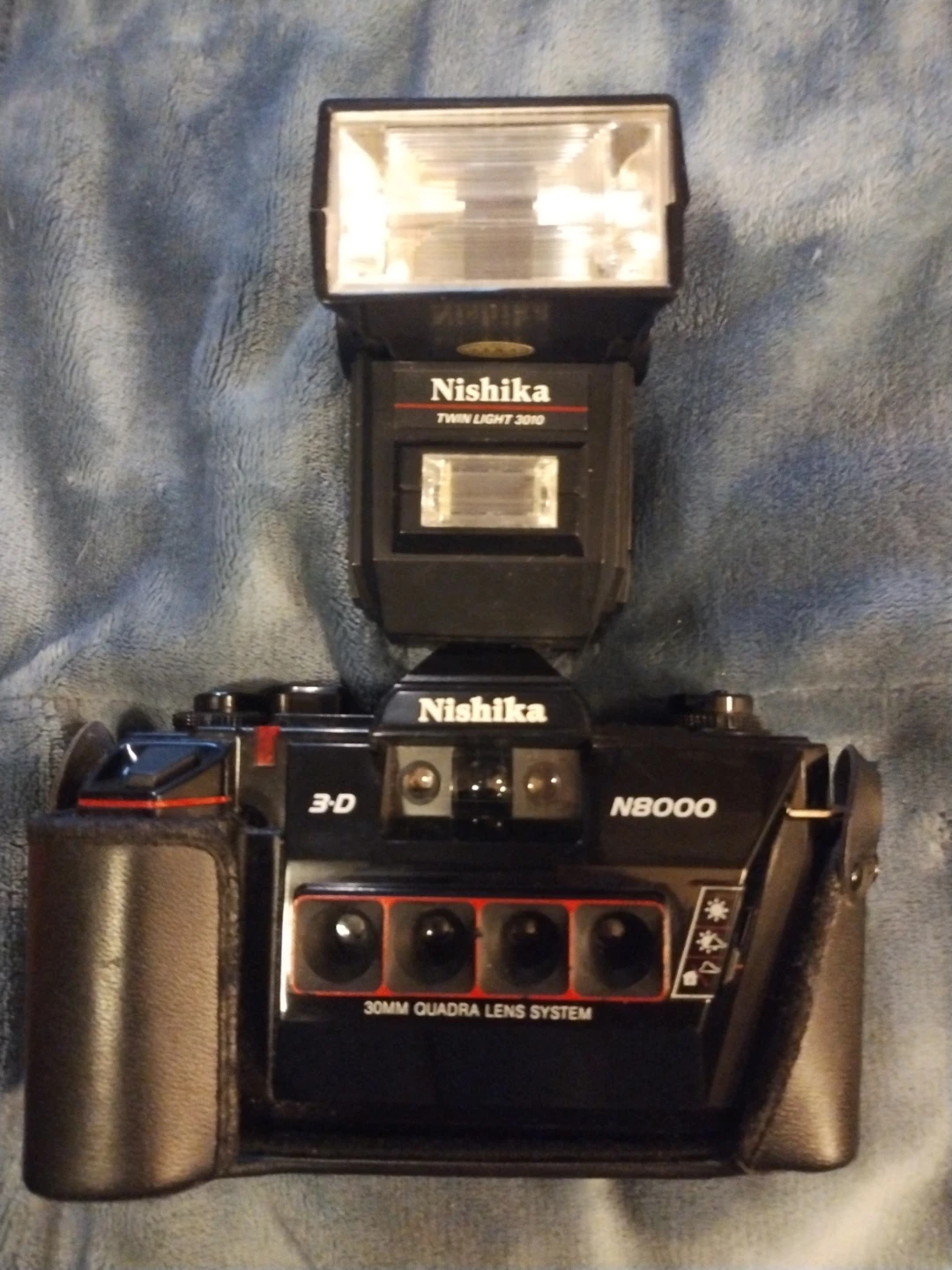 Nishika N8000 3-D Quadra Lens System Camera with Twin Light 3010 - photo 2