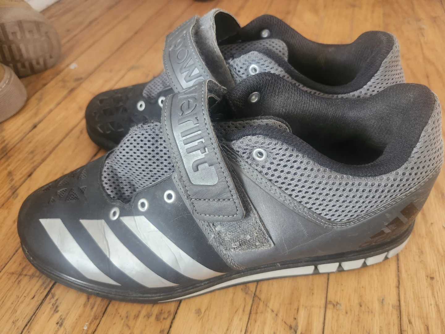 🥕 Adidas Powerlift Weightlifting Shoes