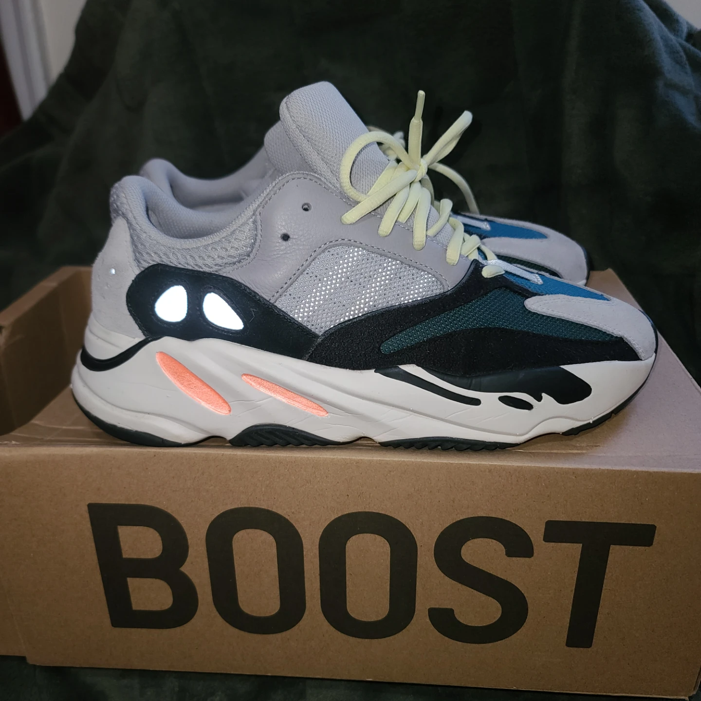Adidas Yeezy Boost 700 V2 Vanta SZ 10 - photo 2
