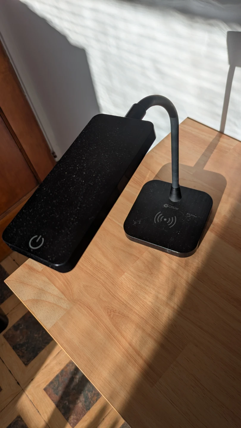 Ollite LED Desk Lamp with built in charger - photo 2
