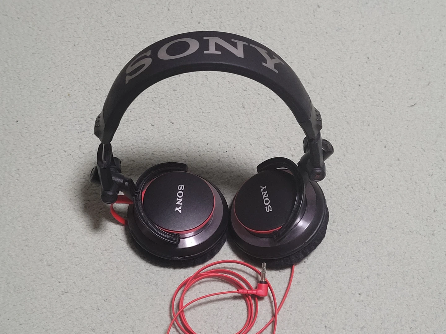 Sony Over-Ear Headphones - photo 3