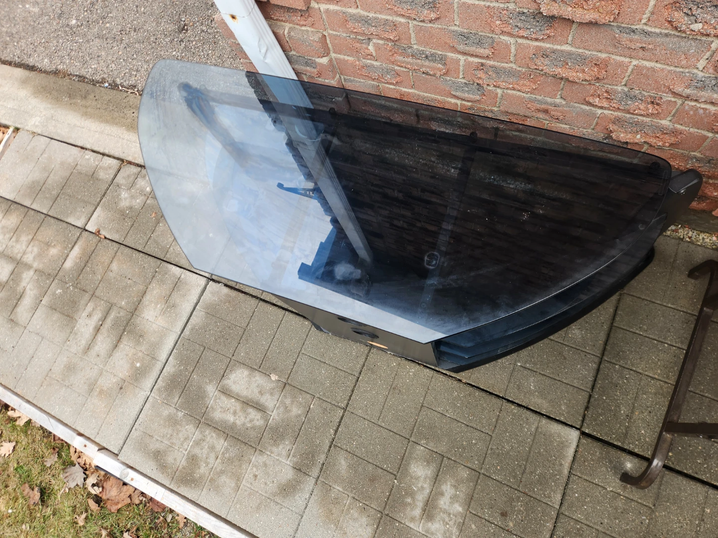 Black Glass Media Stand - photo 2