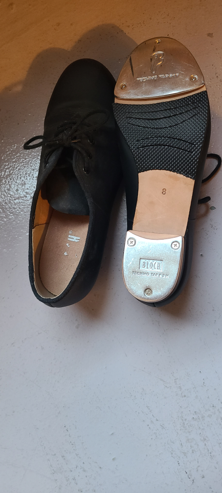 Bloch Tap Shoes Size 8 (fits 7.5 street size)