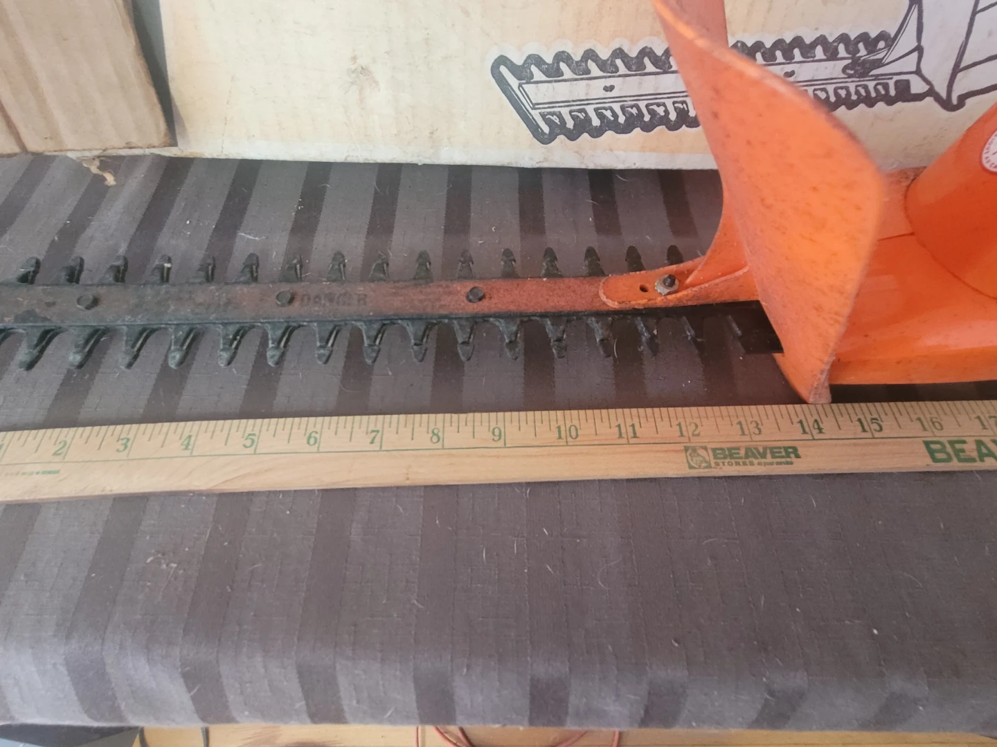 Black & Decker Double-Edge Hedge Trimmer 13" - photo 2