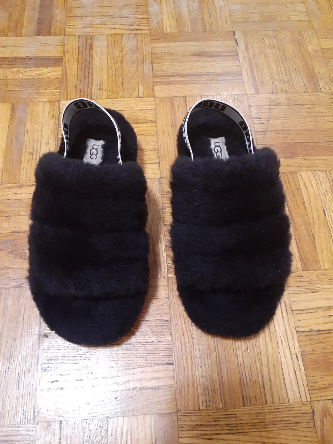 🥕Black UGG Fluffy Slippers🥕