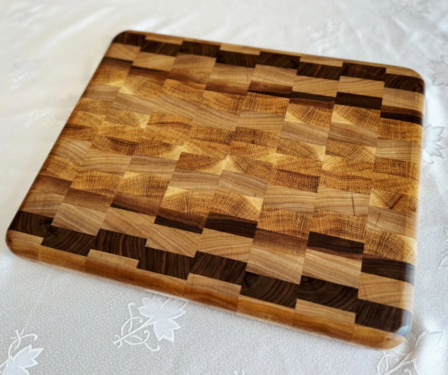 Walnut end grain cutting board - photo 2