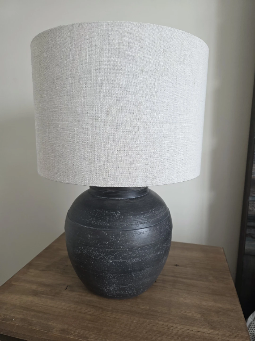 Dark Grey Textured Ceramic Table Lamp with Linen Shade - photo 2