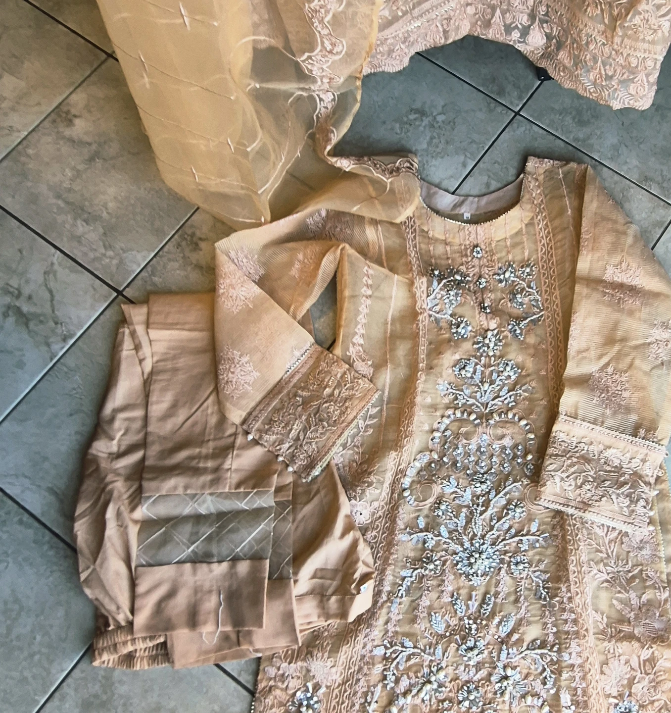 Peach Embroidered 5 Piece Outfit with Dupatta - photo 3