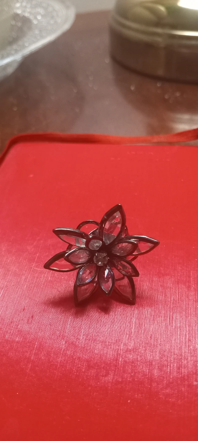 Flower Ring with Clear Gemstones - photo 2