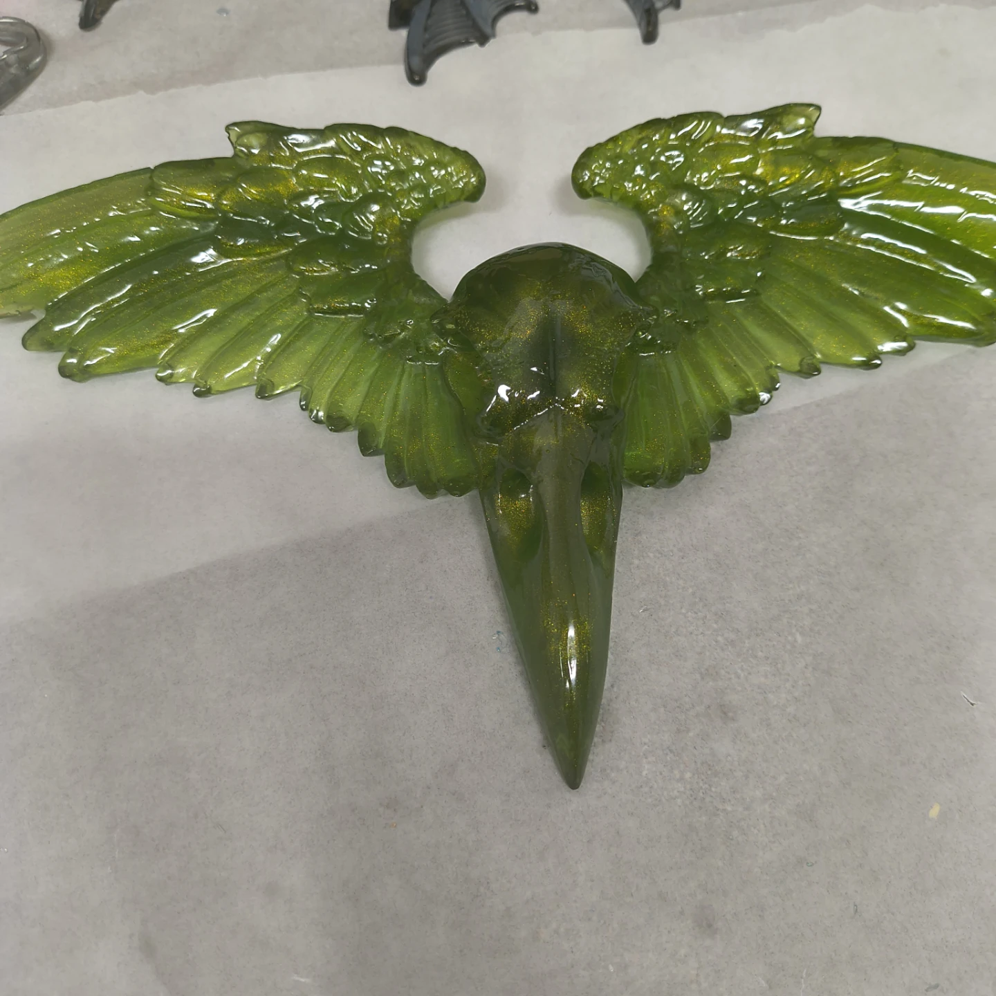 Red Raven Skull with Wings Resin Figurine - photo 4