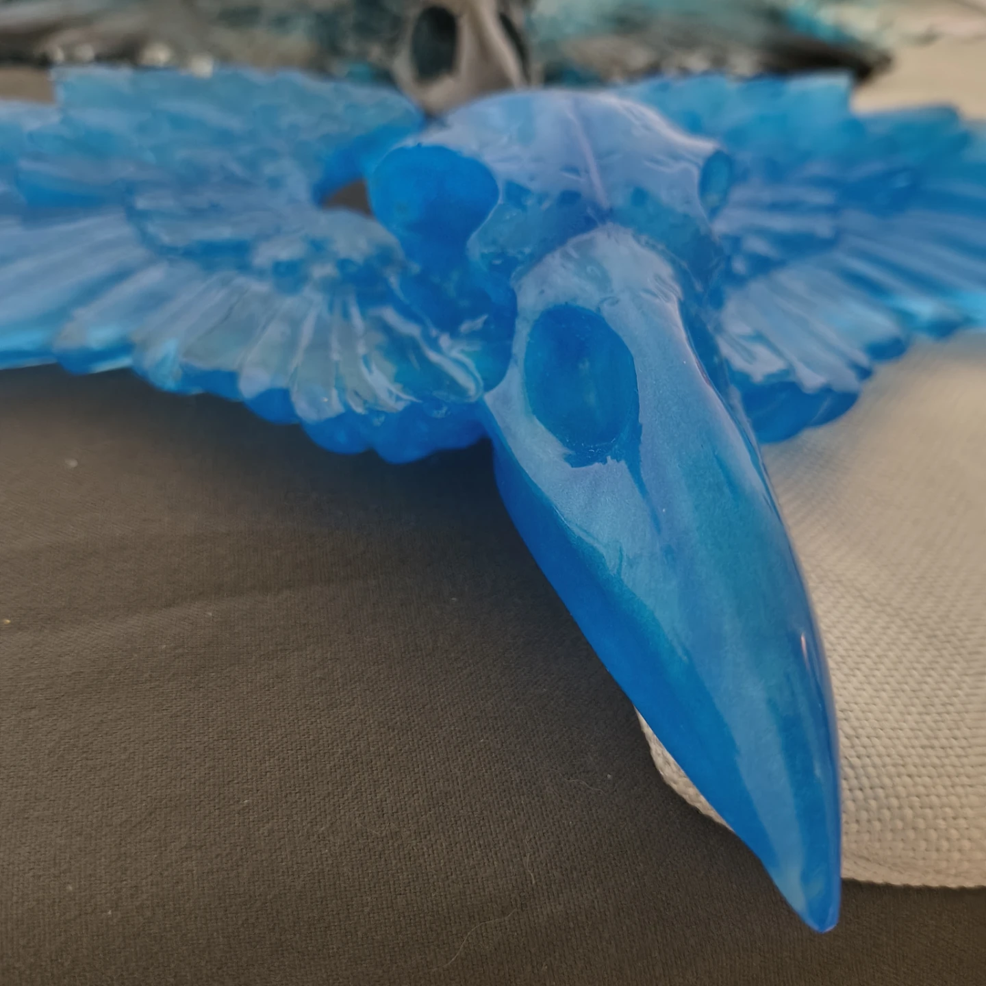 Red Raven Skull with Wings Resin Figurine - photo 5