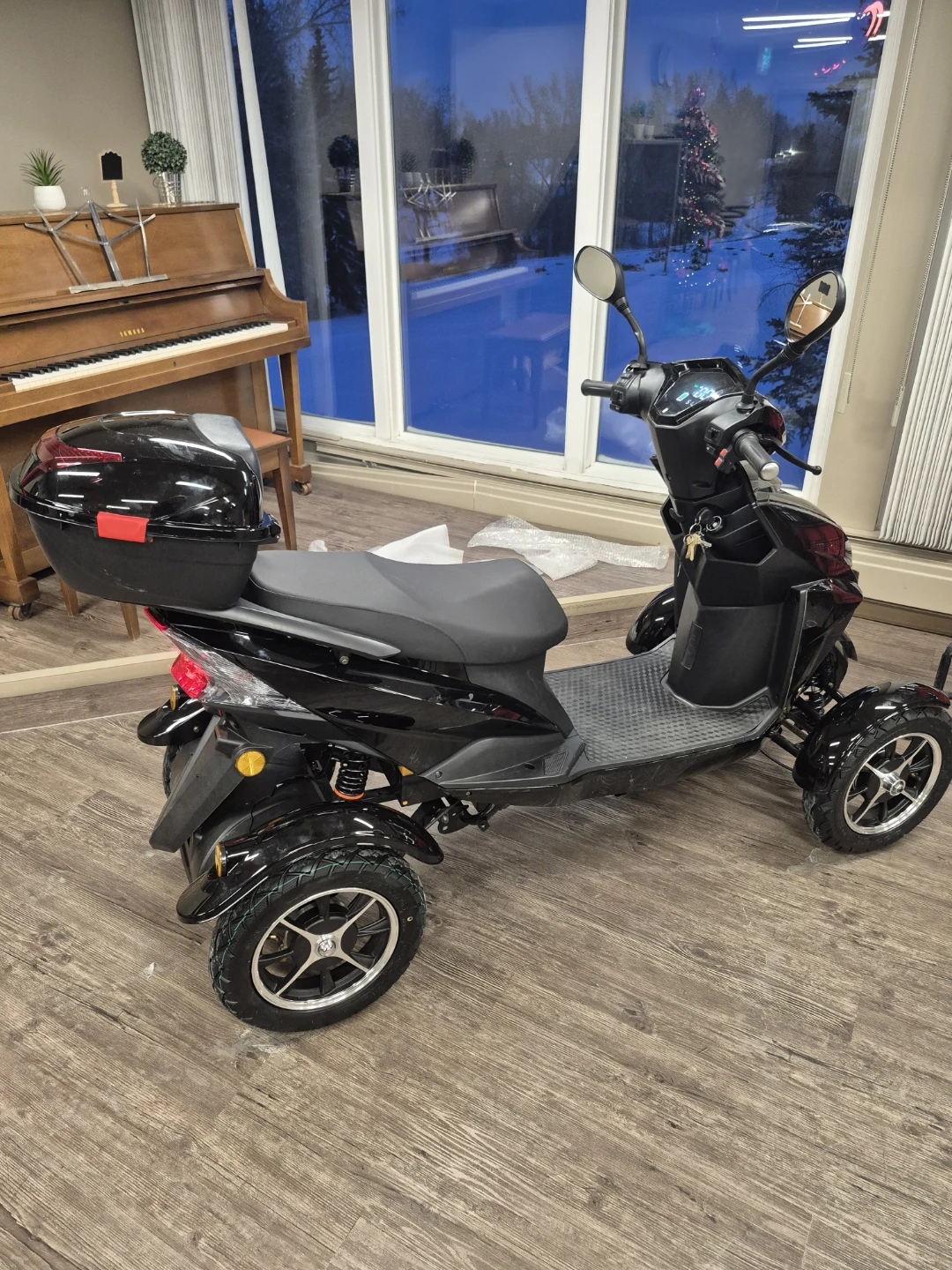 Vevor 3-Wheel Mobility Scooter with Storage