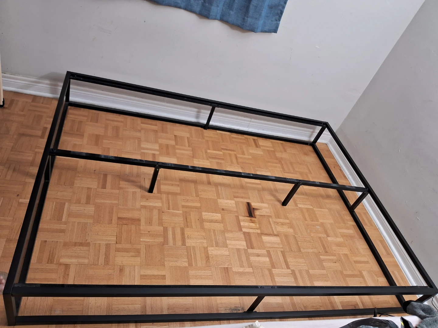 Zinus Joseph 10 inch Metal Platform Bed Frame - photo 2