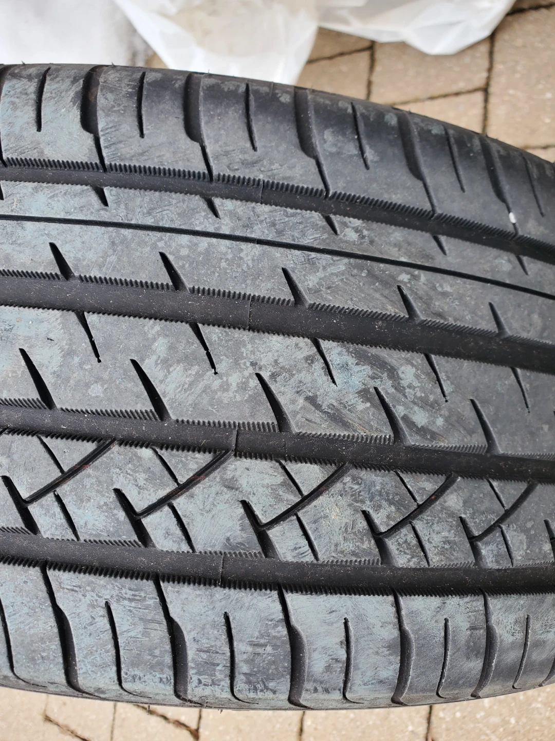 225/45 R17  almost New condition X 4 - photo 2