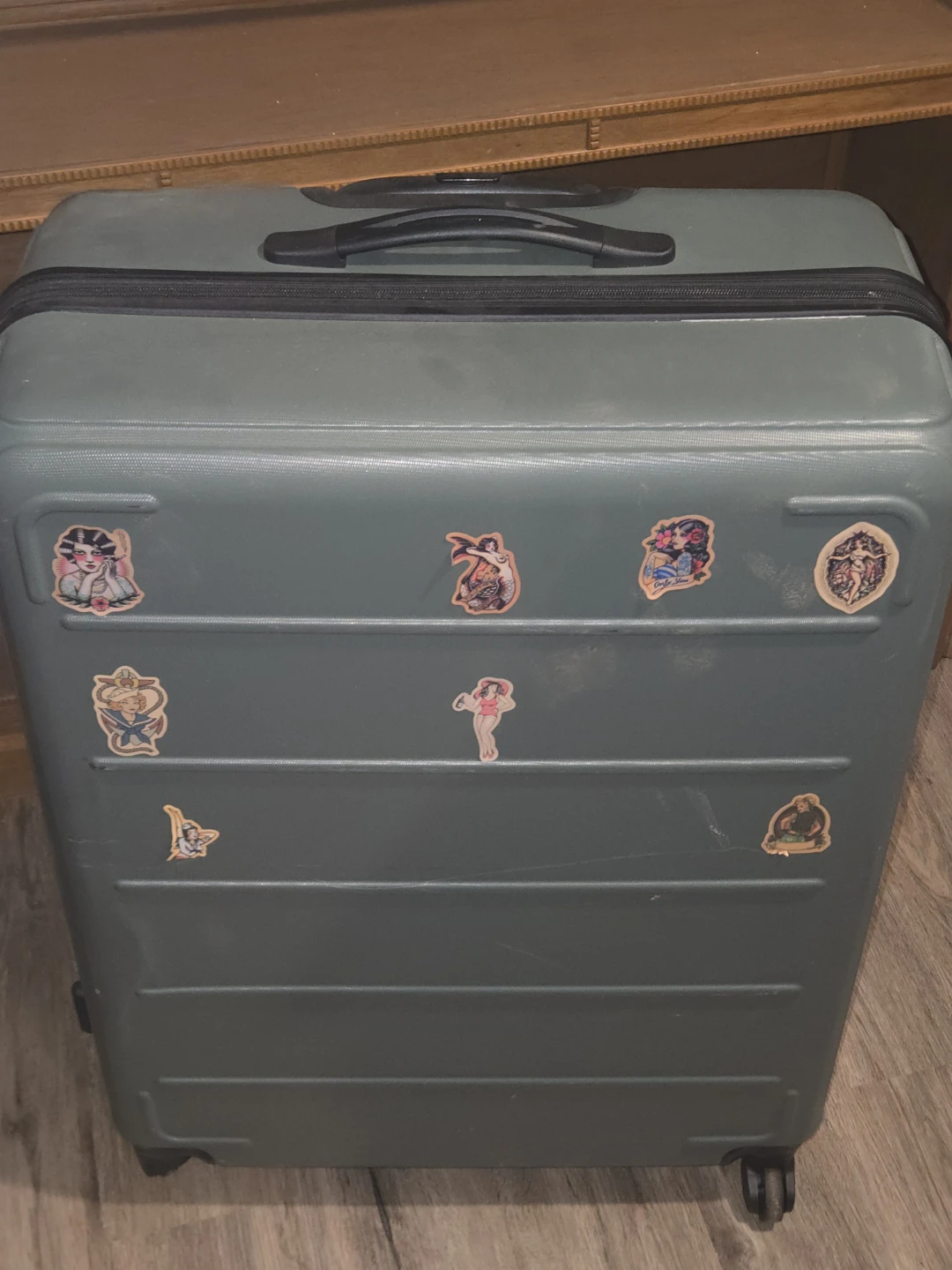 Green Hardshell Spinner Suitcase