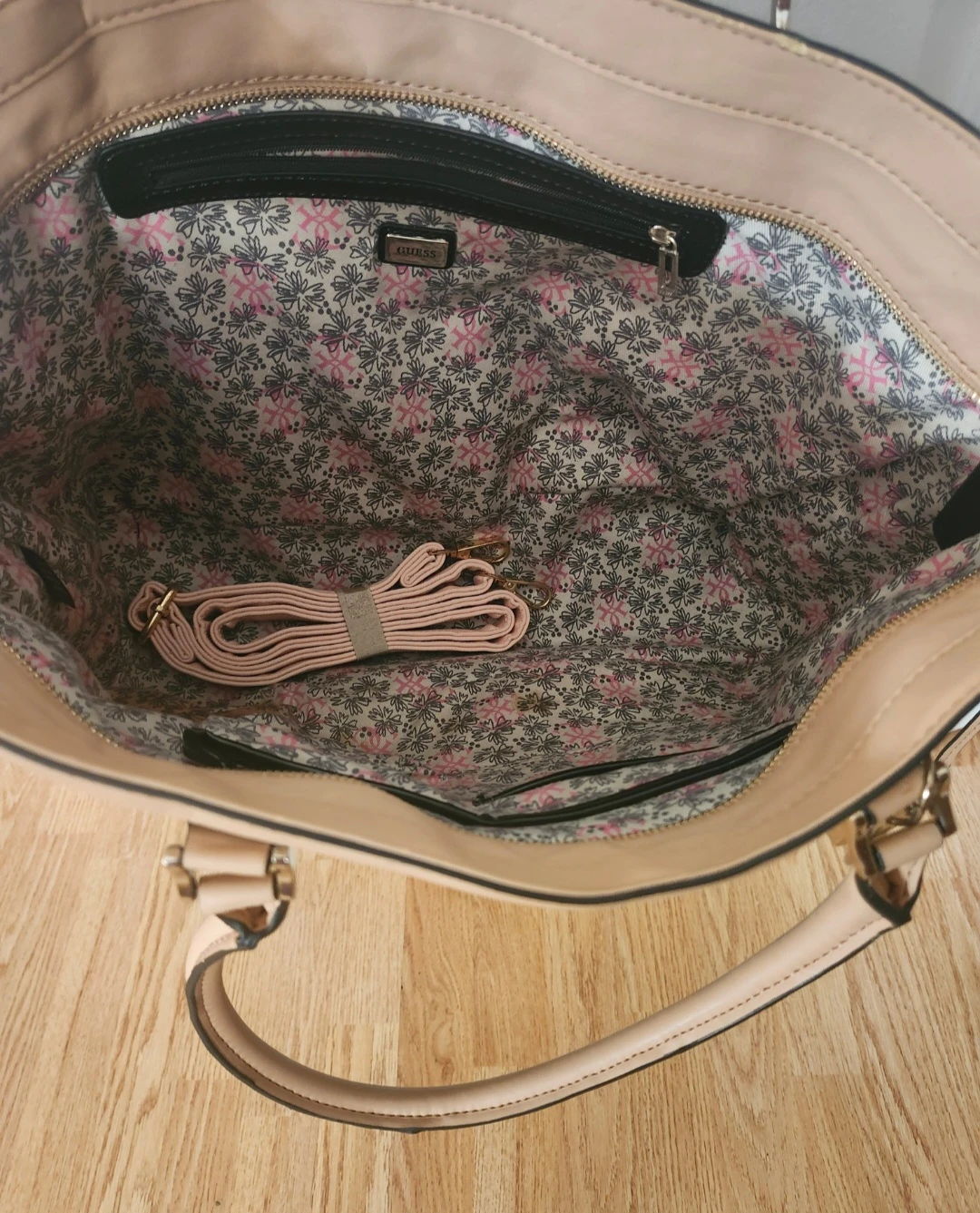 Guess Tote Bag with Floral Accents - photo 3