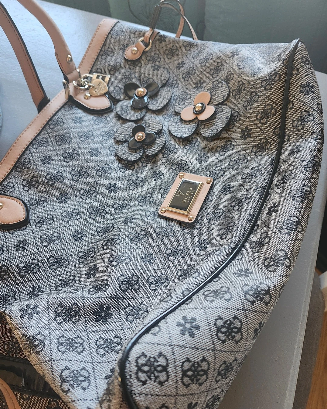 Guess Tote Bag with Floral Accents - photo 4
