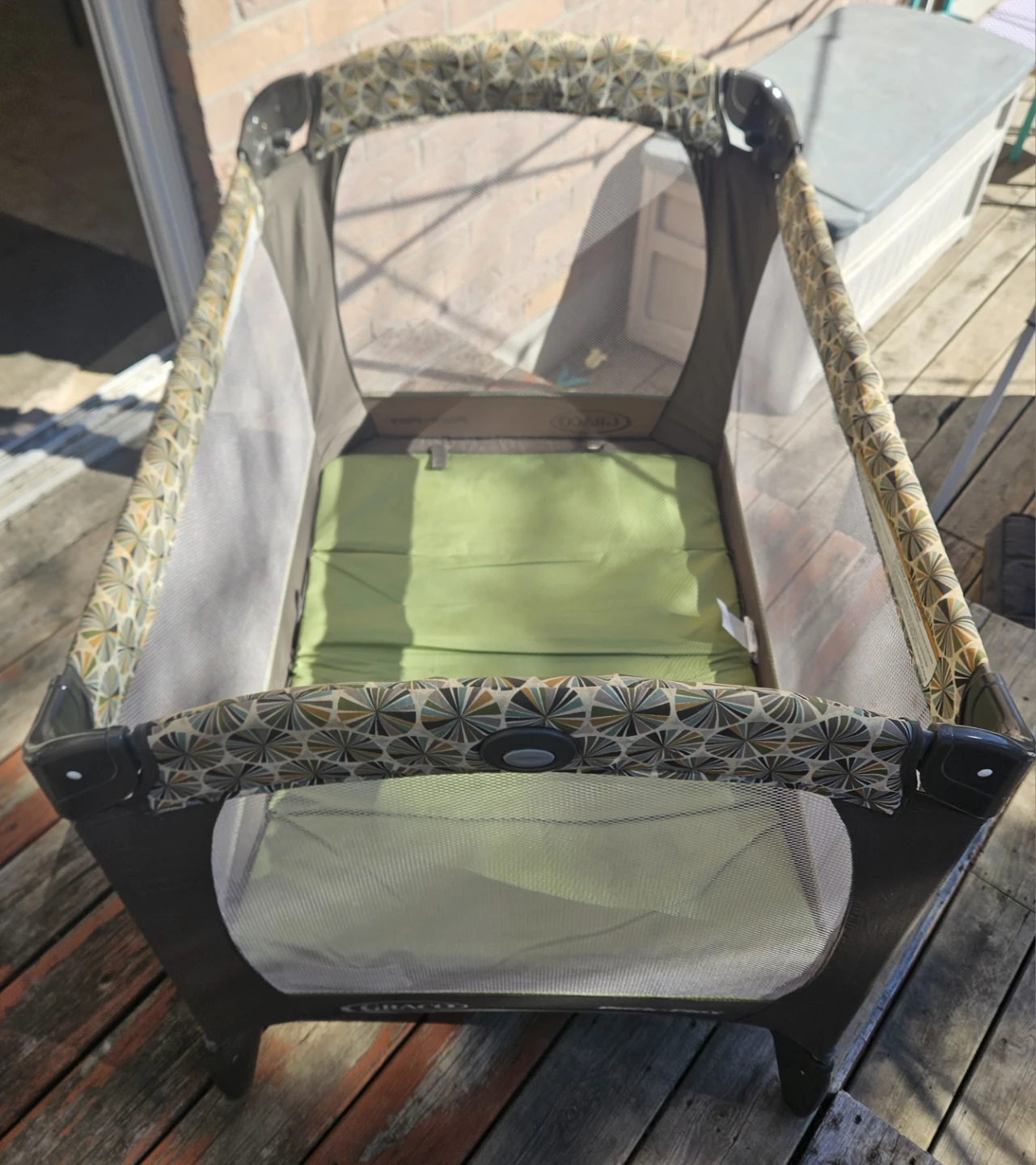 Graco Pack 'n Play Portable Playard - photo 2