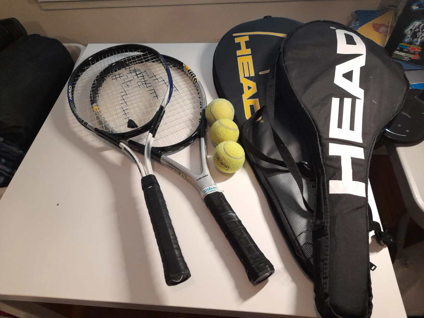 Set of 2 Head Tennis Rackets, Tennis balls and Case