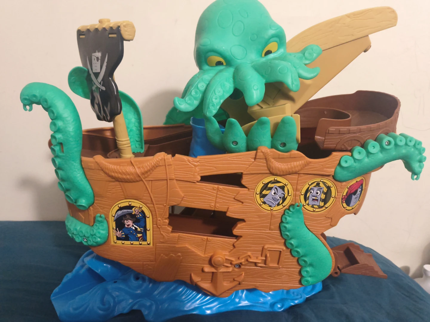 Fisher-Price Imaginext Sea Serpent Pirate Ship Playset
