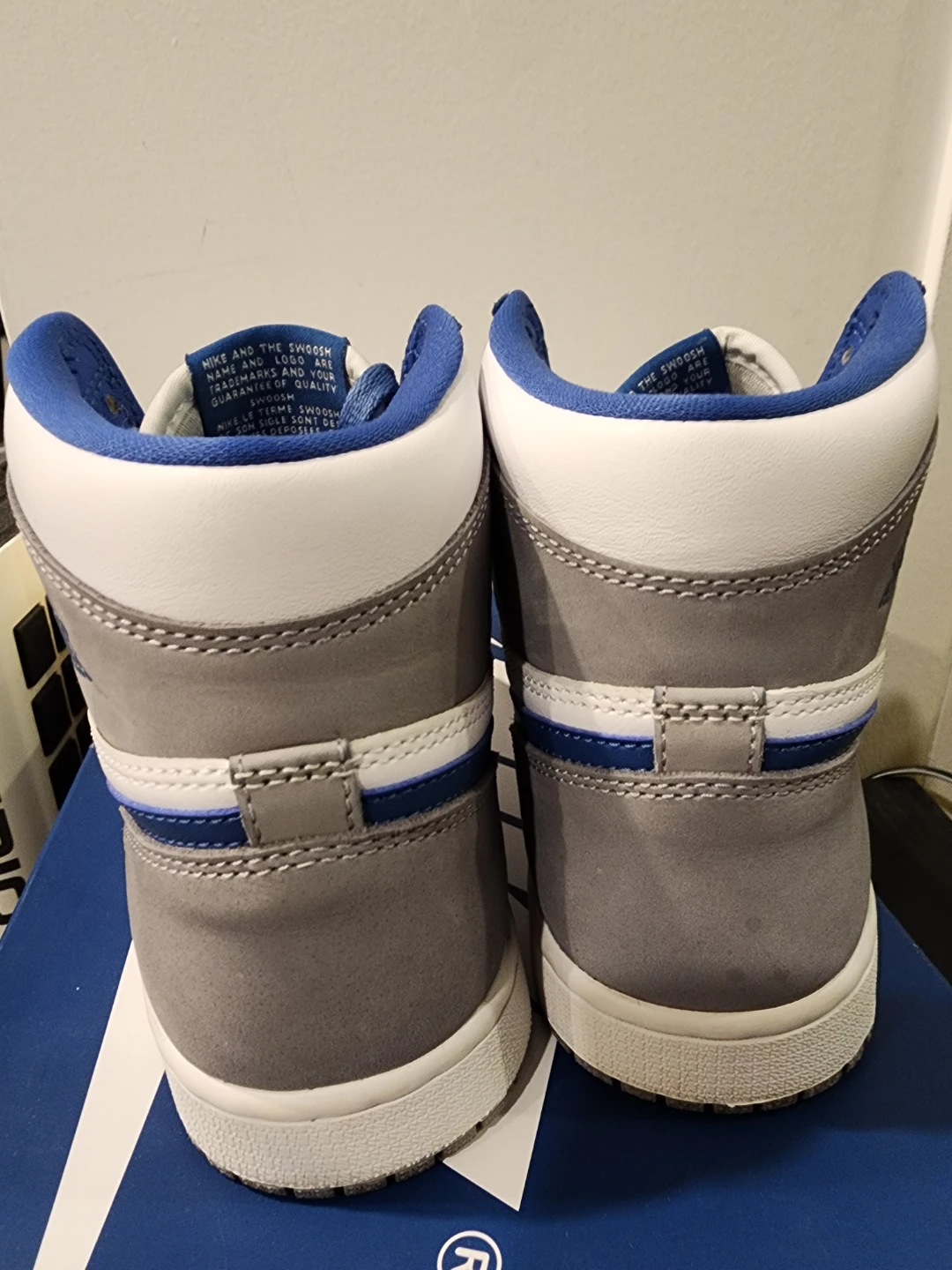 Pre owned/used Nike Air Jordan 1 High OG - True Blue - photo 4