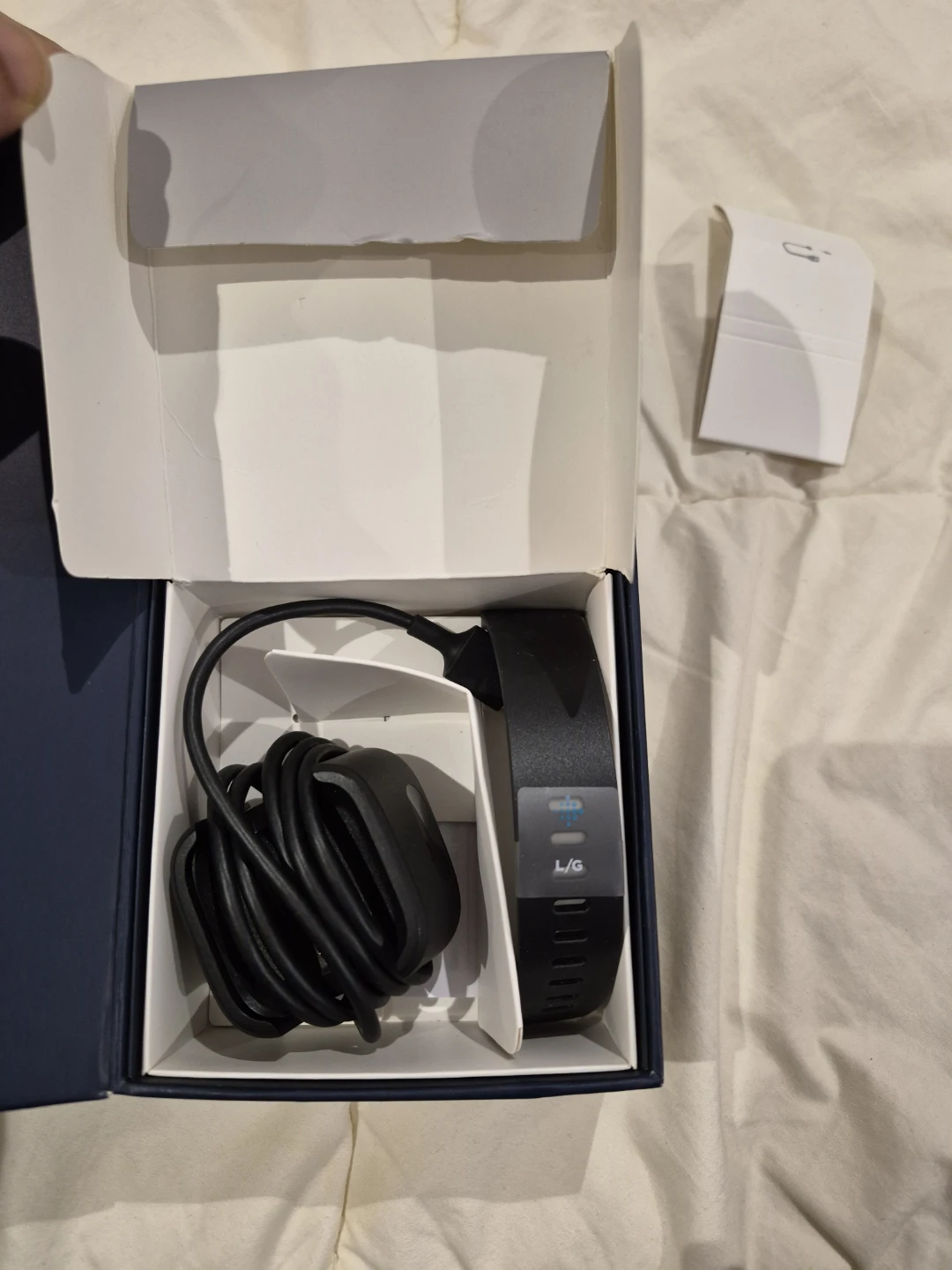 Fitbit Versa 1 Smartwatch (Original box + charger) - photo 3