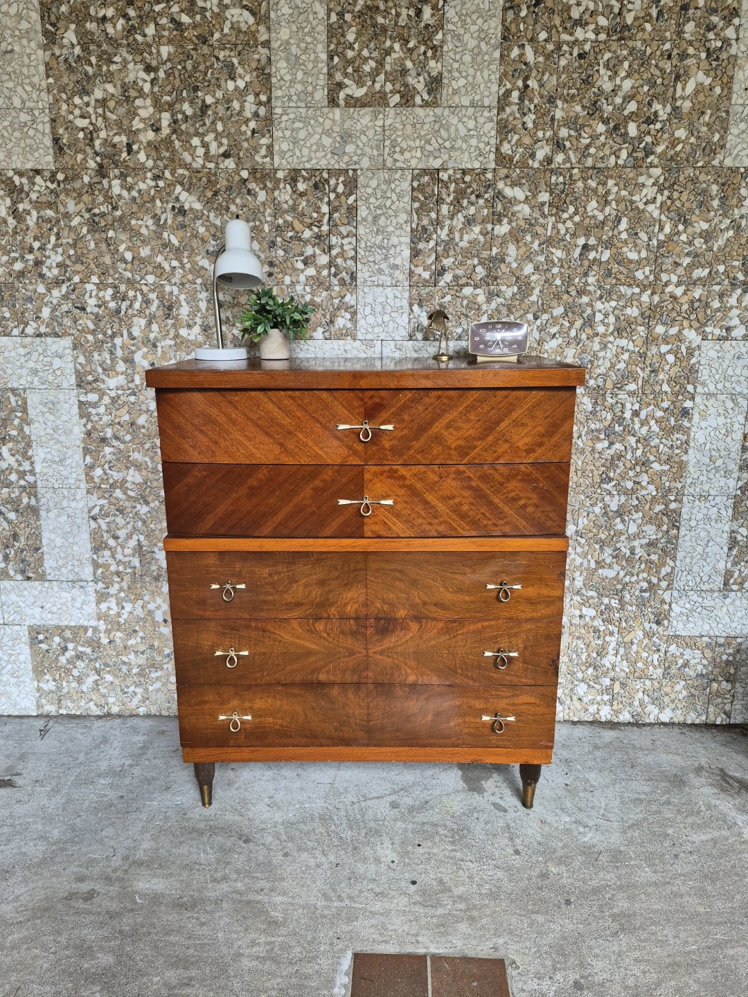 Gorgeous Mid-Century Modern Walnut 5 Drawer Dresser