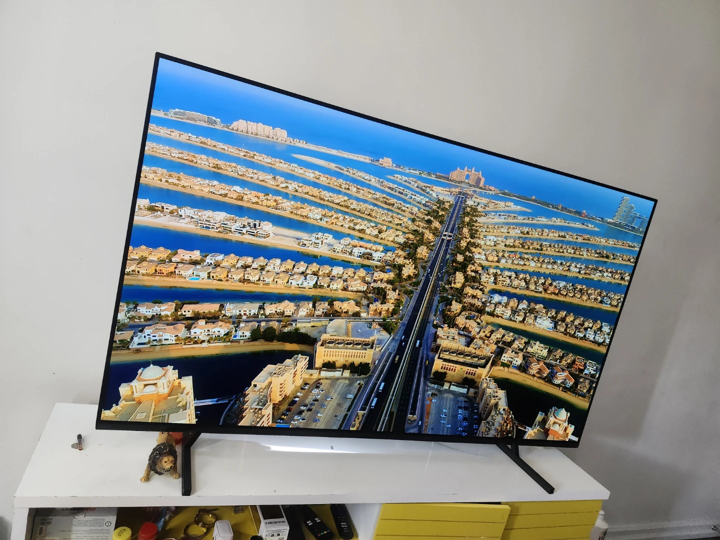 Smart tv 4K UHD HDR TV ( 85 75 65 43", 50", 55", 58" or 32