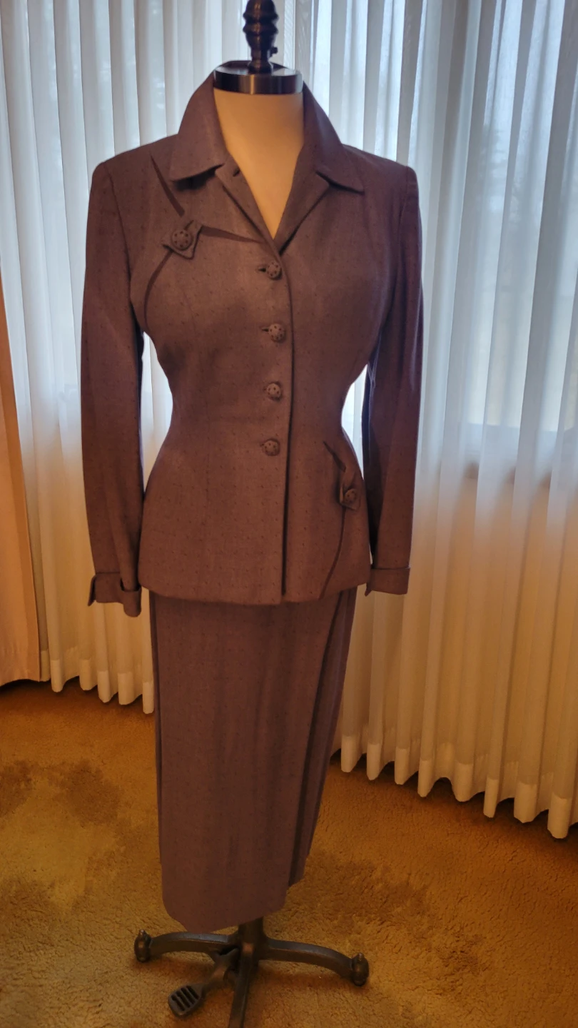 1940 VINTAGE SUIT