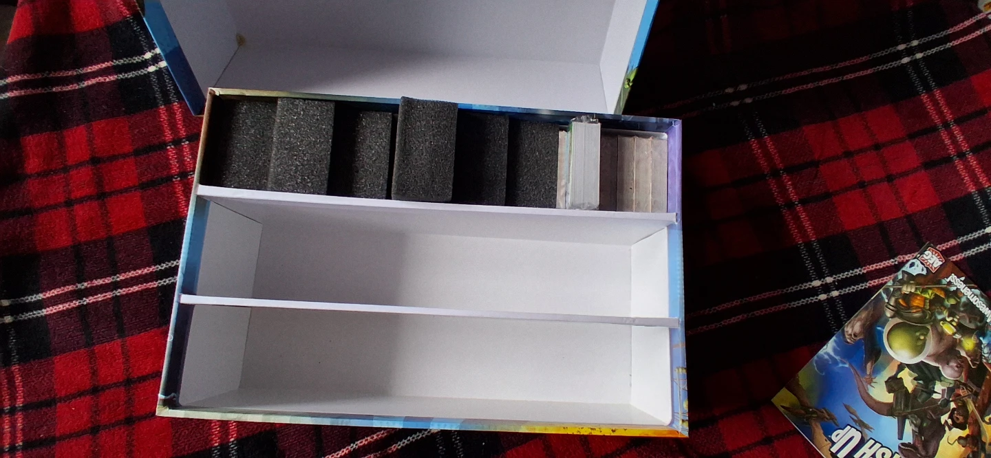 Smash Up: The Big Geeky Box Board Game - photo 4