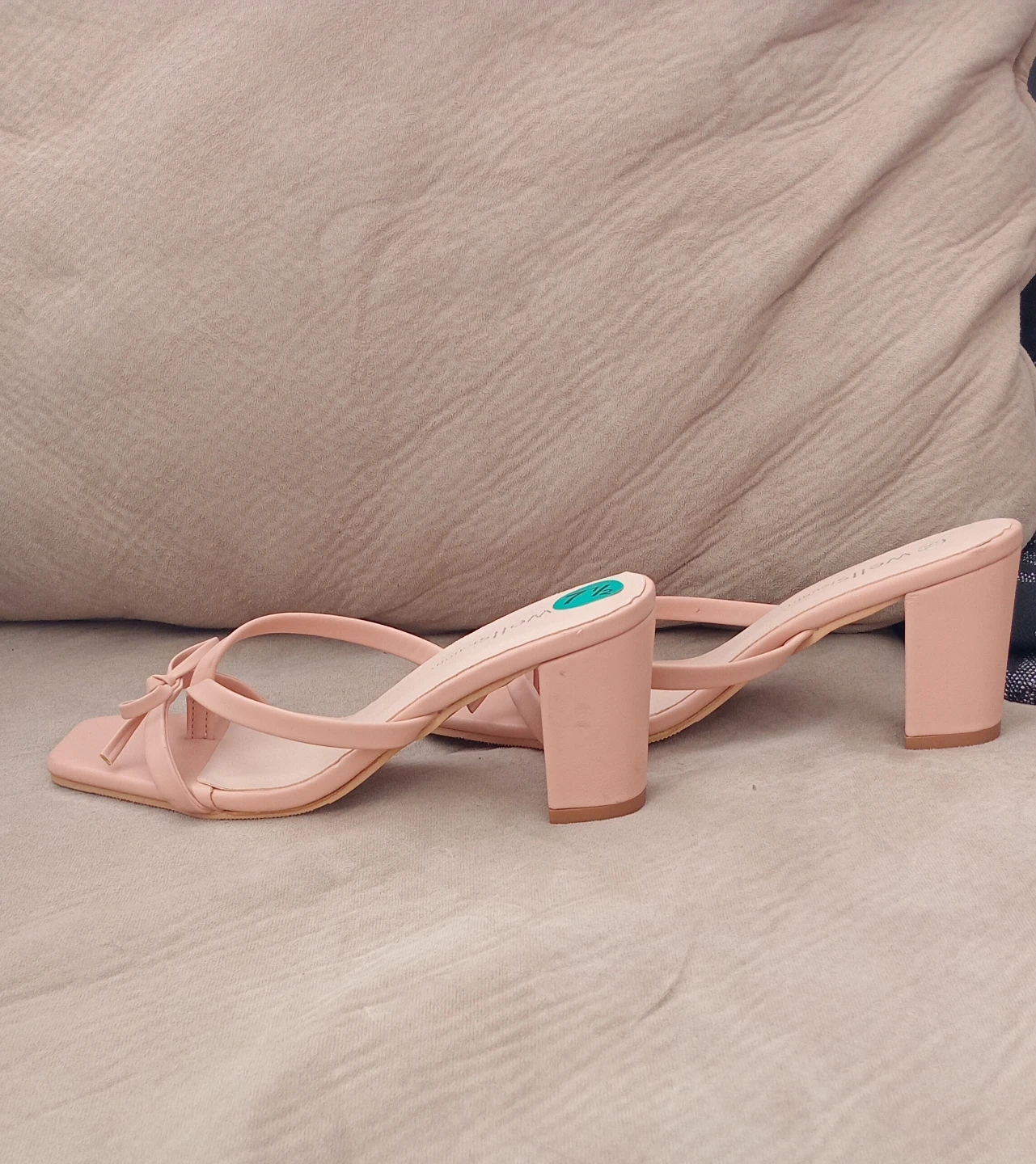 Wells Women's Pink Bow Heels Size 7.5 - photo 4