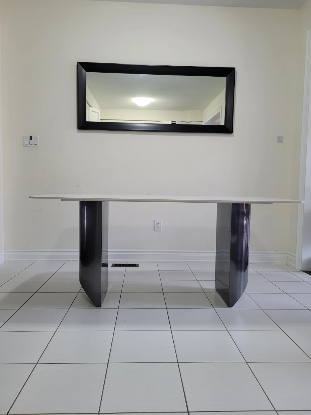 Modern dining Table
