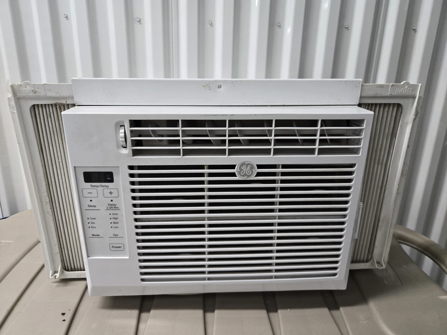 GE Appliances Window Air Conditioner - Model AEN06LYQ1