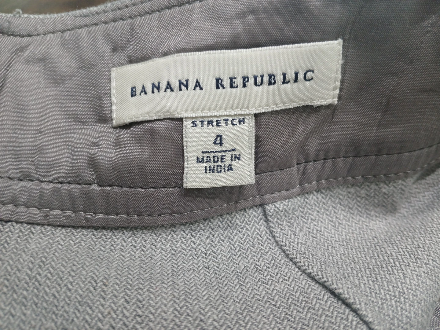 Banana Republic Grey Pencil Skirt - Size 4 - photo 3