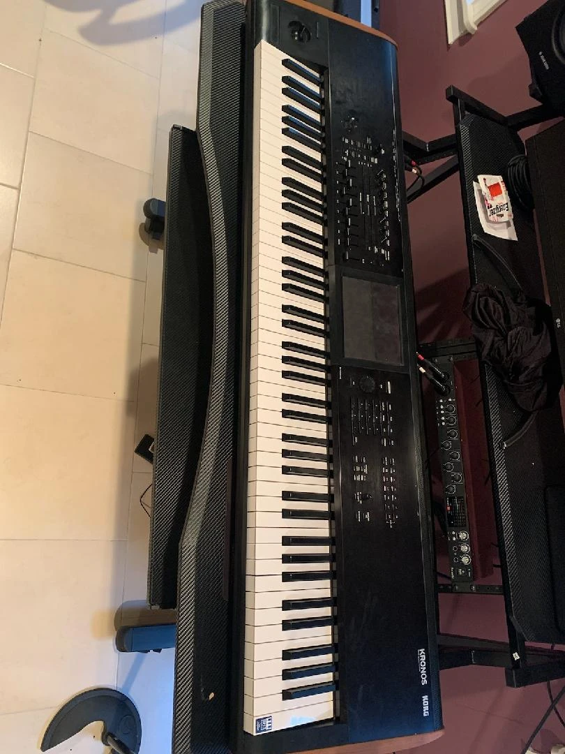 Korg Kronos Workstation Keyboard V2 88 keys