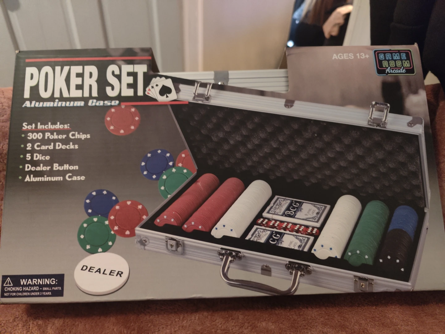 Game Room Arcade Poker Set - 300 Chips in Aluminum Case