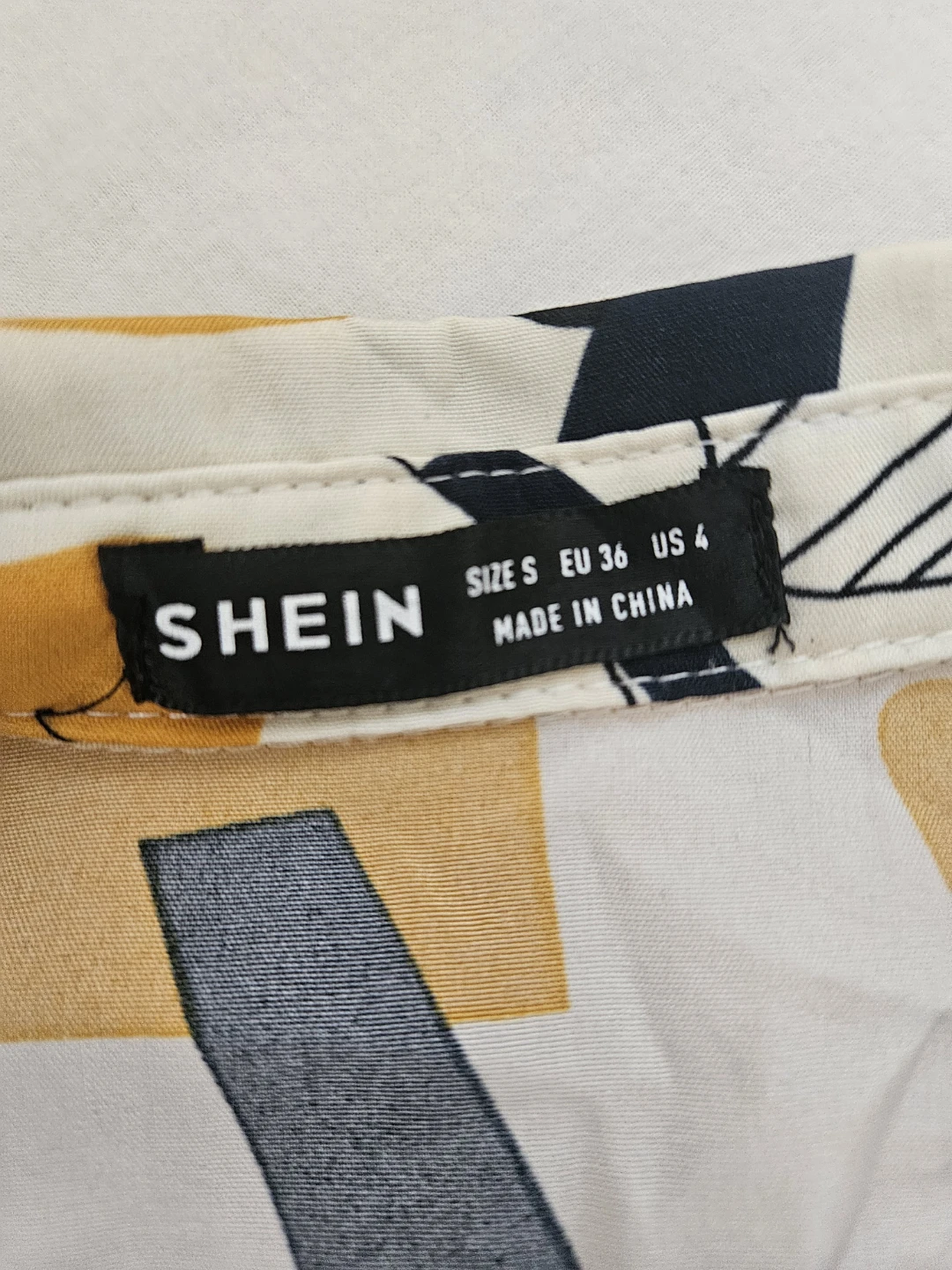 Graphic Print Tie-Front Cropped Shirt Size S - photo 2