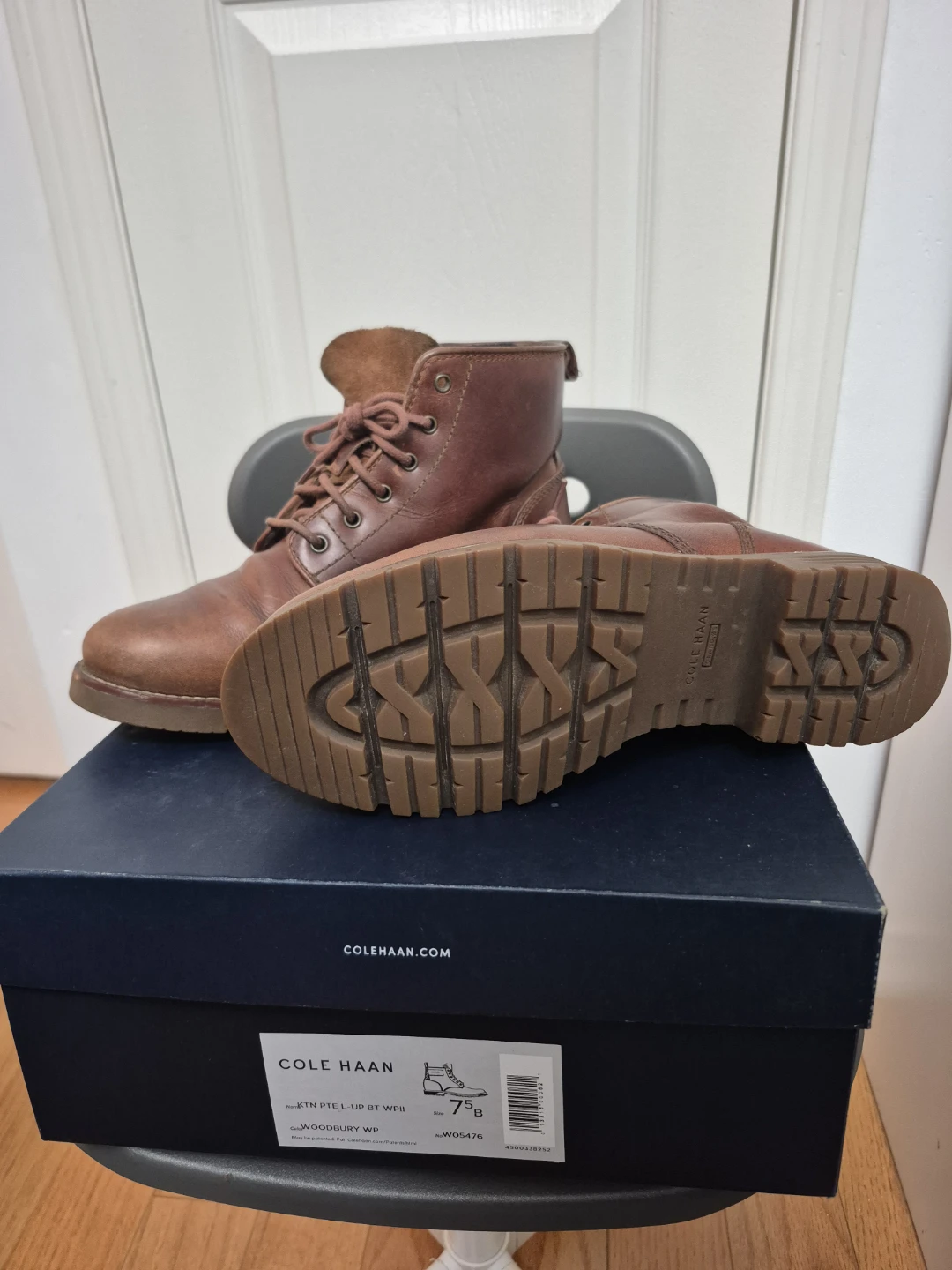 Cole Haan Brown Leather Lace-Up Boots - Size 7.5 B - photo 3