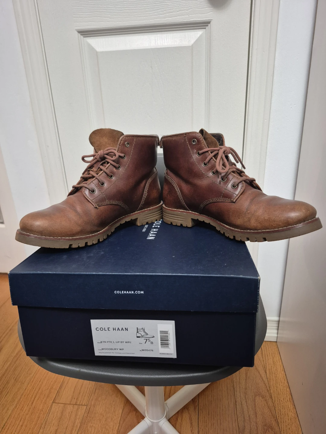 Cole Haan Brown Leather Lace-Up Boots - Size 7.5 B - photo 4
