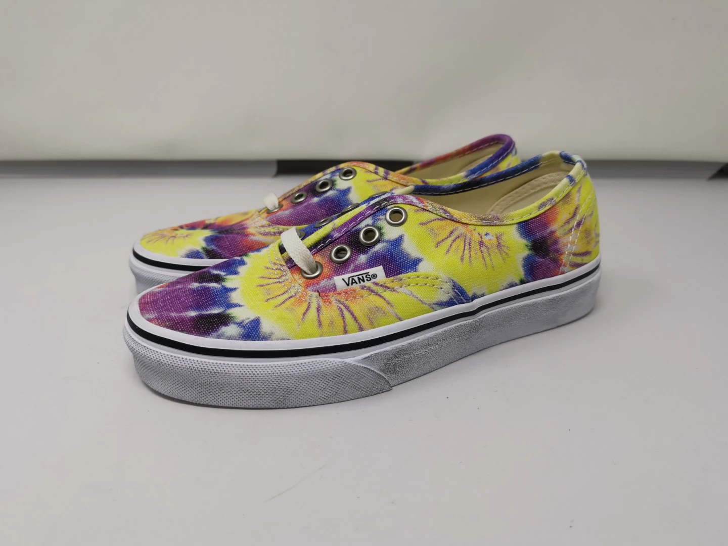 Brand New Vans shoes – Women’s Size 5 – Multiple Styles - photo 4