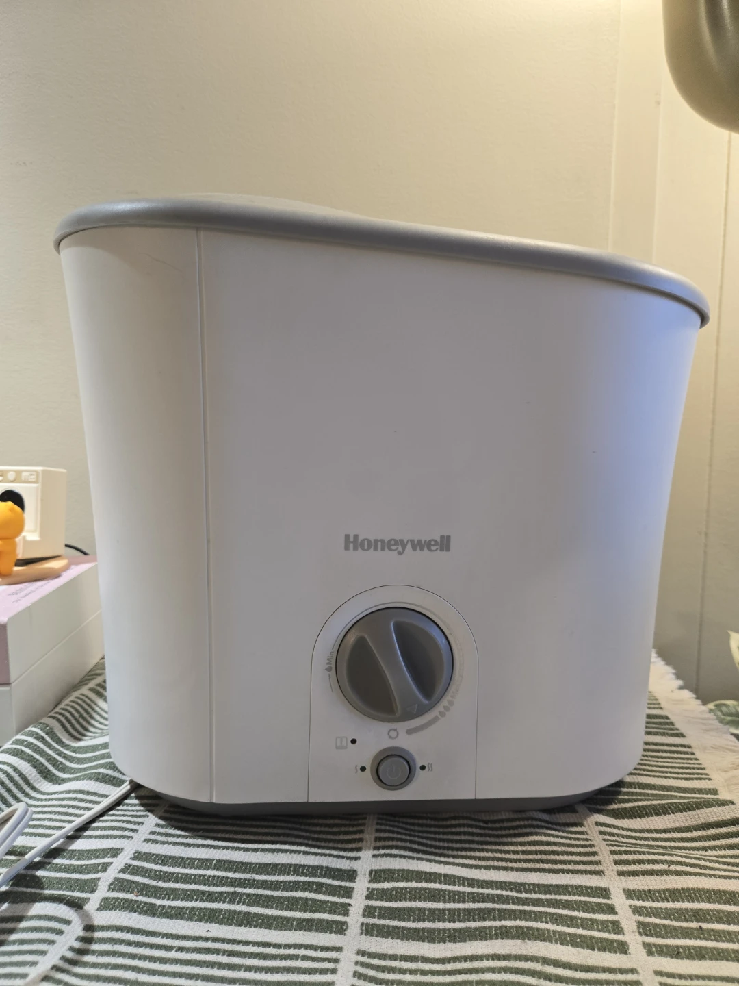 Honeywell Easy to Care Warm Mist Humidifier HWM-340B