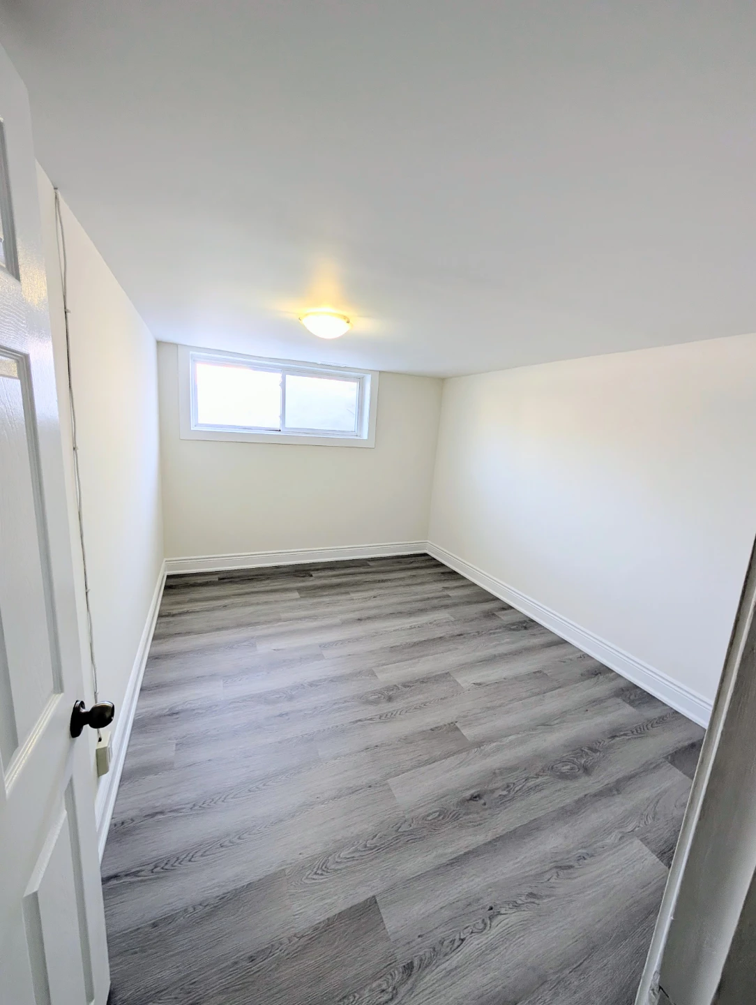 3 Bedroom Basement Apartment For Rent - photo 5