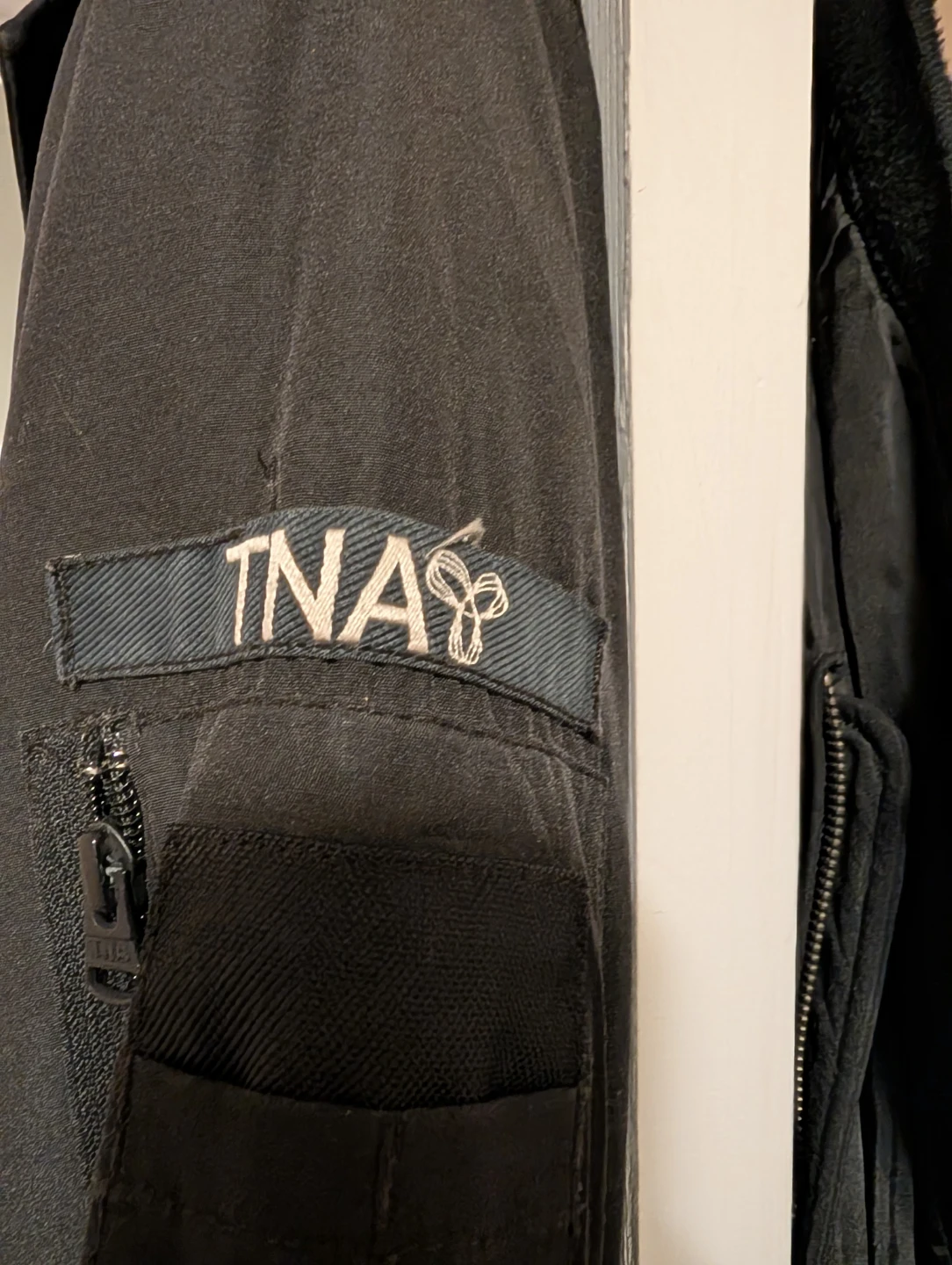Women's Aritzia TNA Winter Jacket - photo 3