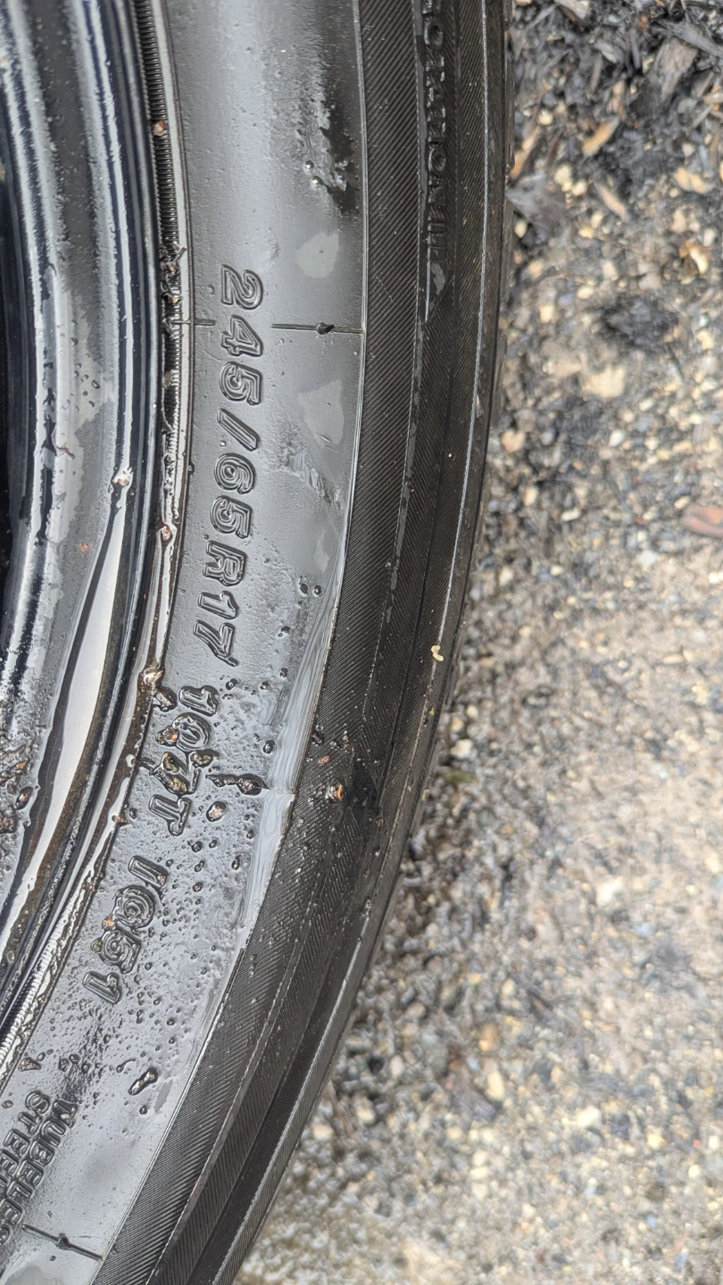 Yokohama Ice Guard Winter Tires on Rims - photo 4