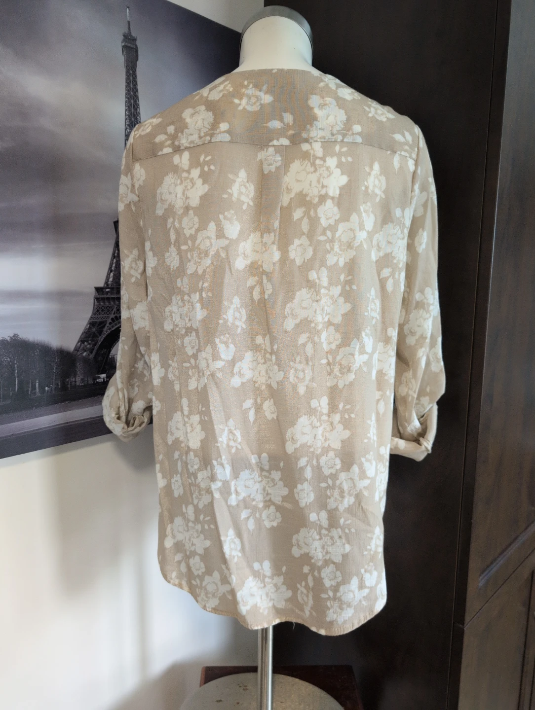 Iyla Women's Beige Floral Print V-Neck Top Size 10 - photo 4