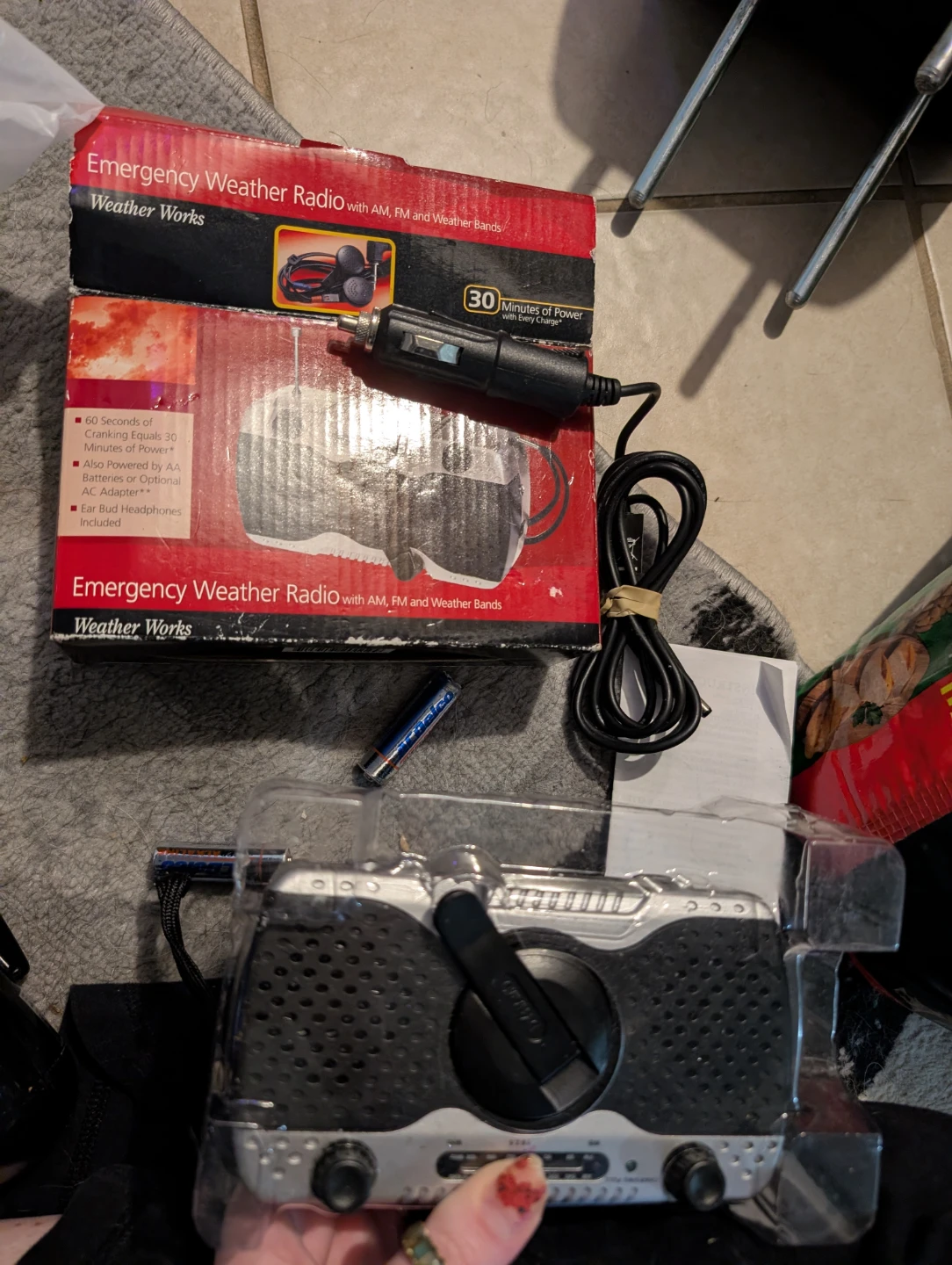 Crank Radio AM/FM/WB - photo 2