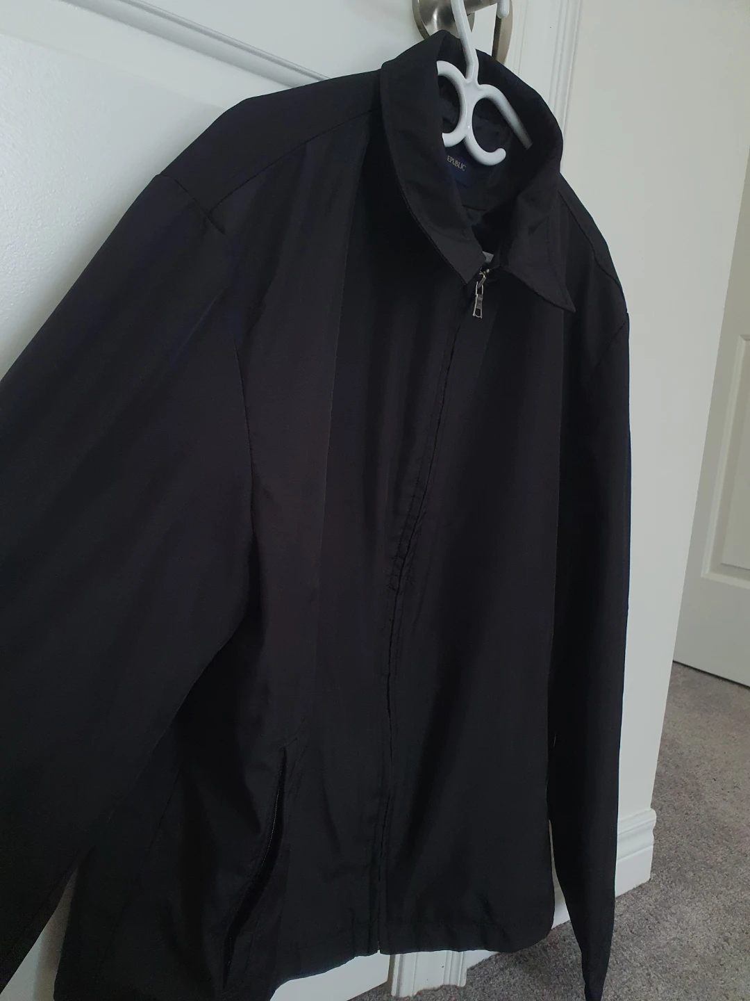 Banana Republic Black Bomber Jacket - photo 3