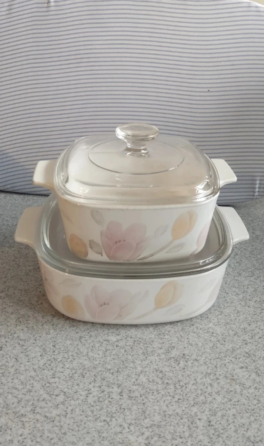Vintage Corning Ware  with Glass Covered Classic 2 sets 🧡