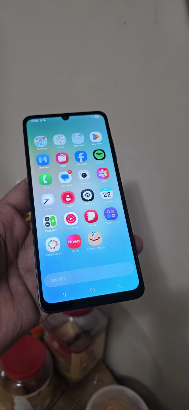 Samsung A06 - photo 2